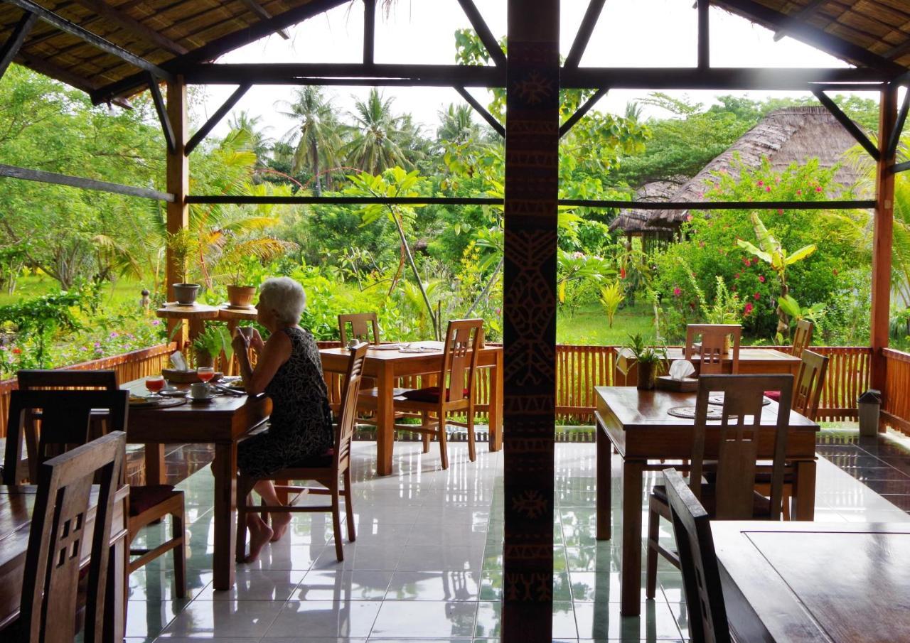 Budi Sun Resort Maumere Exterior foto